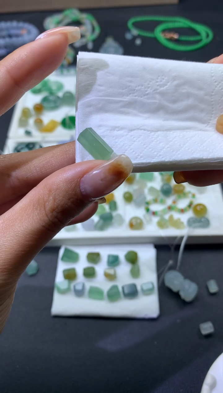 【闪购商品】定制翡翠未镶嵌卡5.6*11