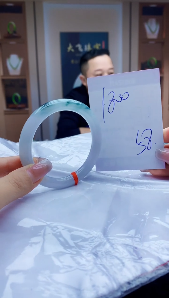 【闪购商品】翡翠手镯未镶嵌    H68-122