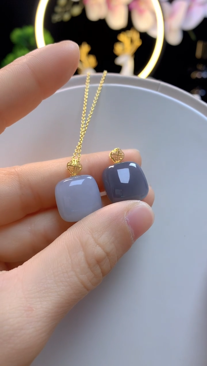 【闪购商品】和田玉吊坠18K金镶嵌烟紫方糖，多样性发其一