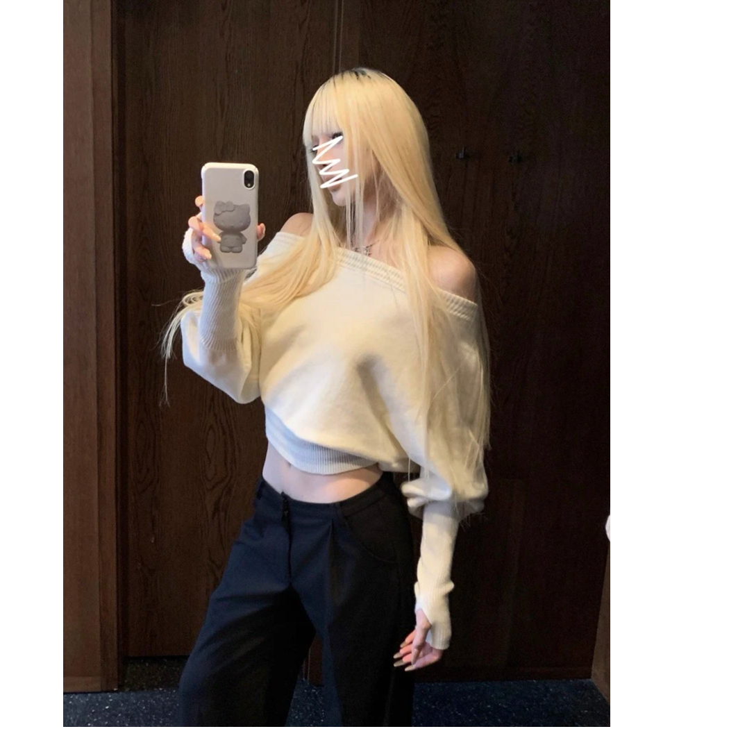 美式复古辣妹杏色斜肩短款长袖毛衣女秋冬宽松显瘦套头一字肩上衣