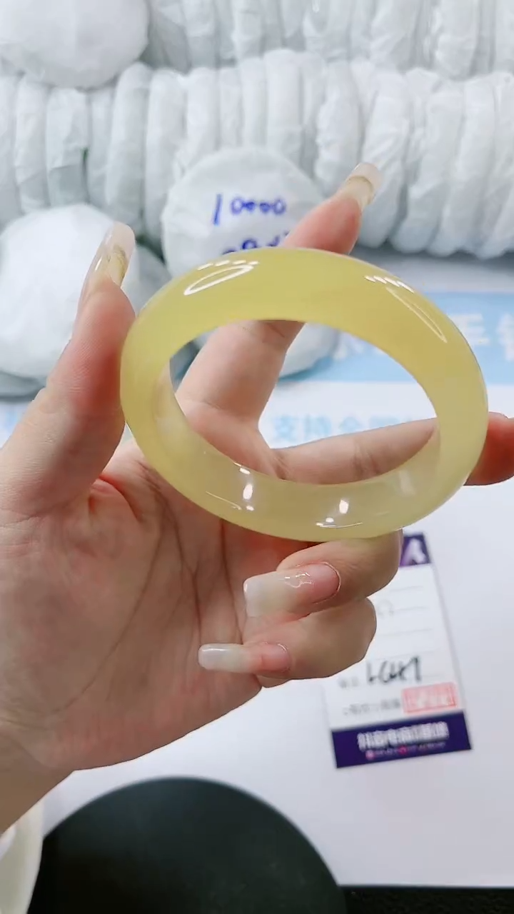 【闪购商品】石英质玉手镯未镶嵌多样性发货L647
