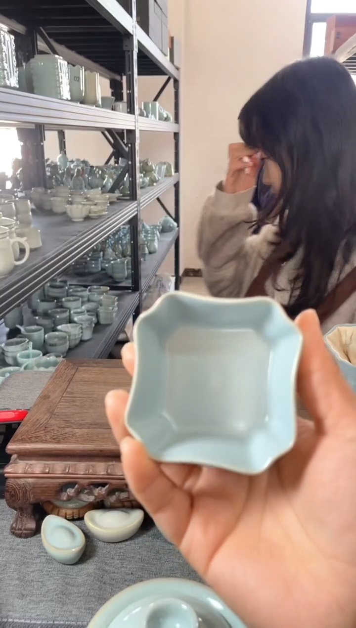 【闪购商品】天青 老釉 四面八方杯 微瑕