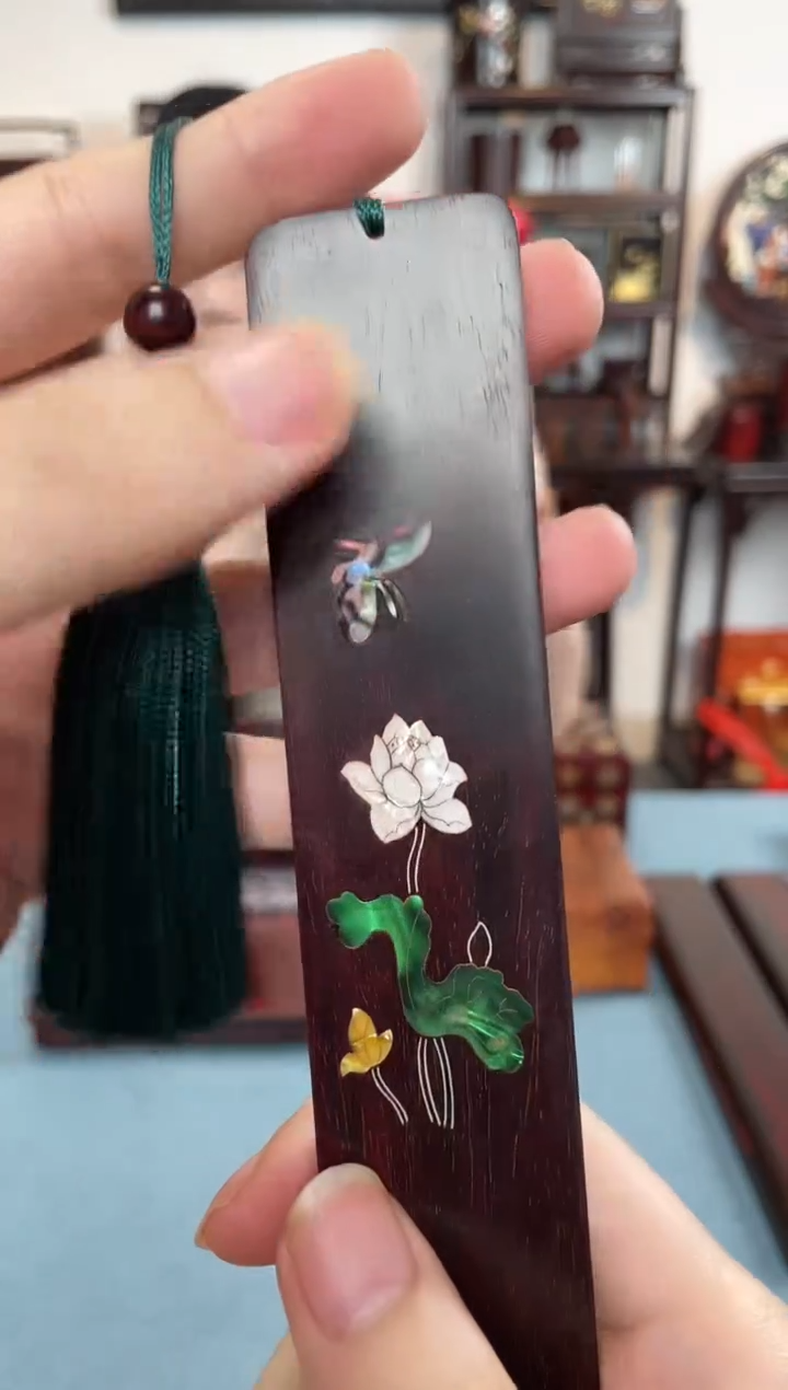 紫檀木类成套家具书签