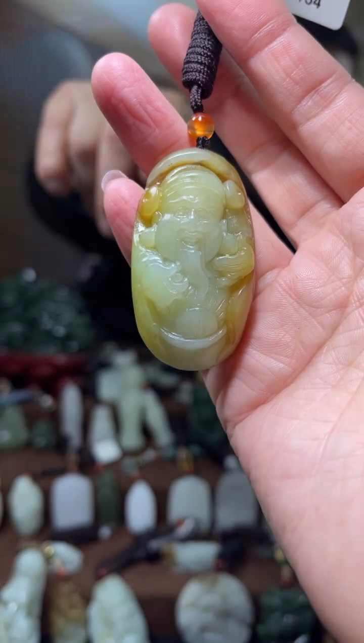 颈饰未镶嵌和田玉.