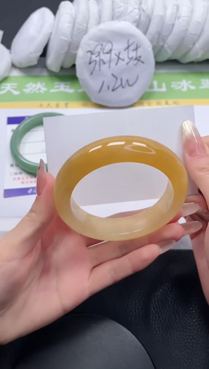 【闪购商品】石英质玉手镯未镶嵌A83-59++