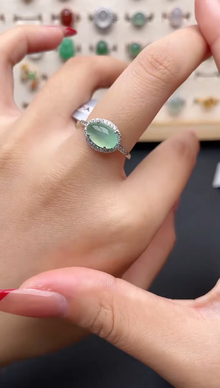 【闪购商品】翡翠戒指银S925镶嵌一物一证一礼盒