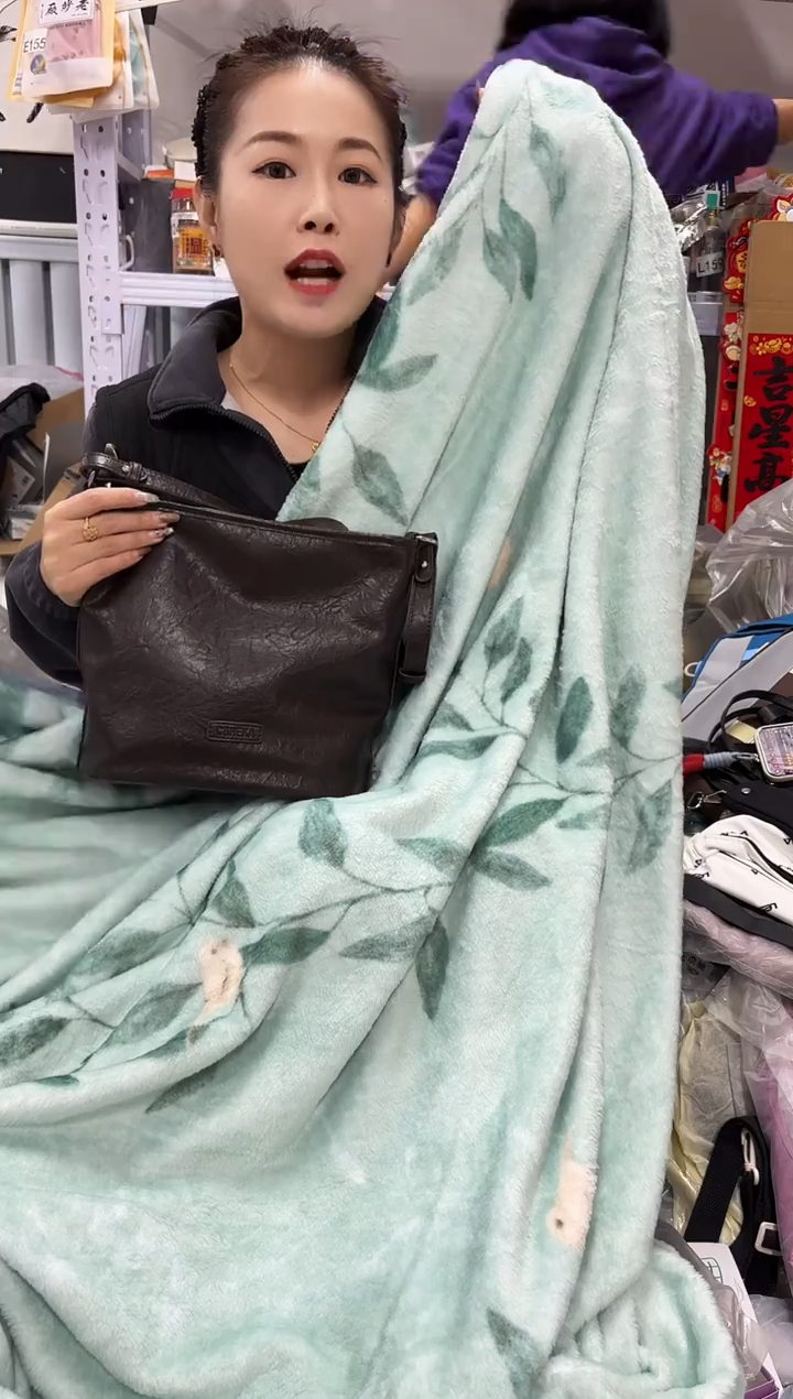 PU上车啦 宝宝们抓紧时间去下方链接拍吧绿色绒绒毯子