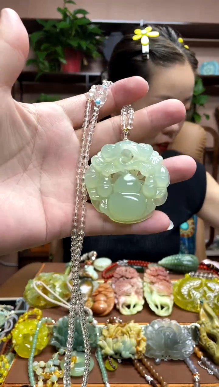 未镶嵌岫玉吊坠·
