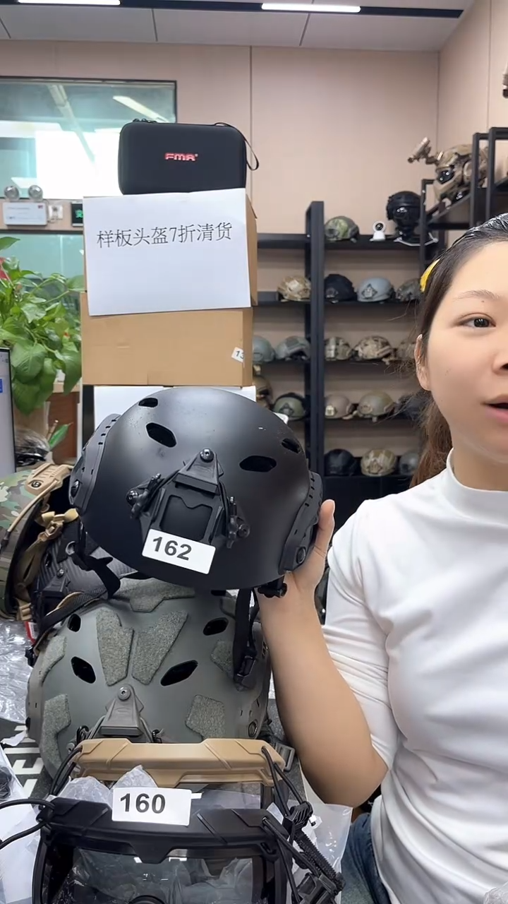 162-瑕疵头盔 不退不换