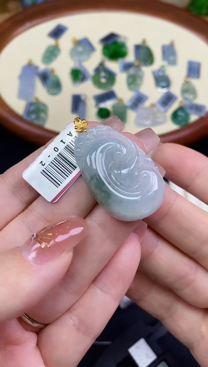 吊坠(不含链)18K金镶嵌翡翠如意18K金扣镶嵌@@A10-2