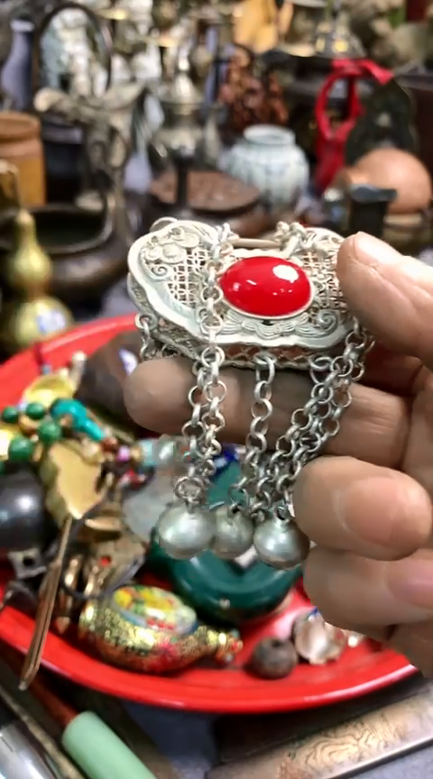 【闪购商品】一物一拍编号宝石银锁