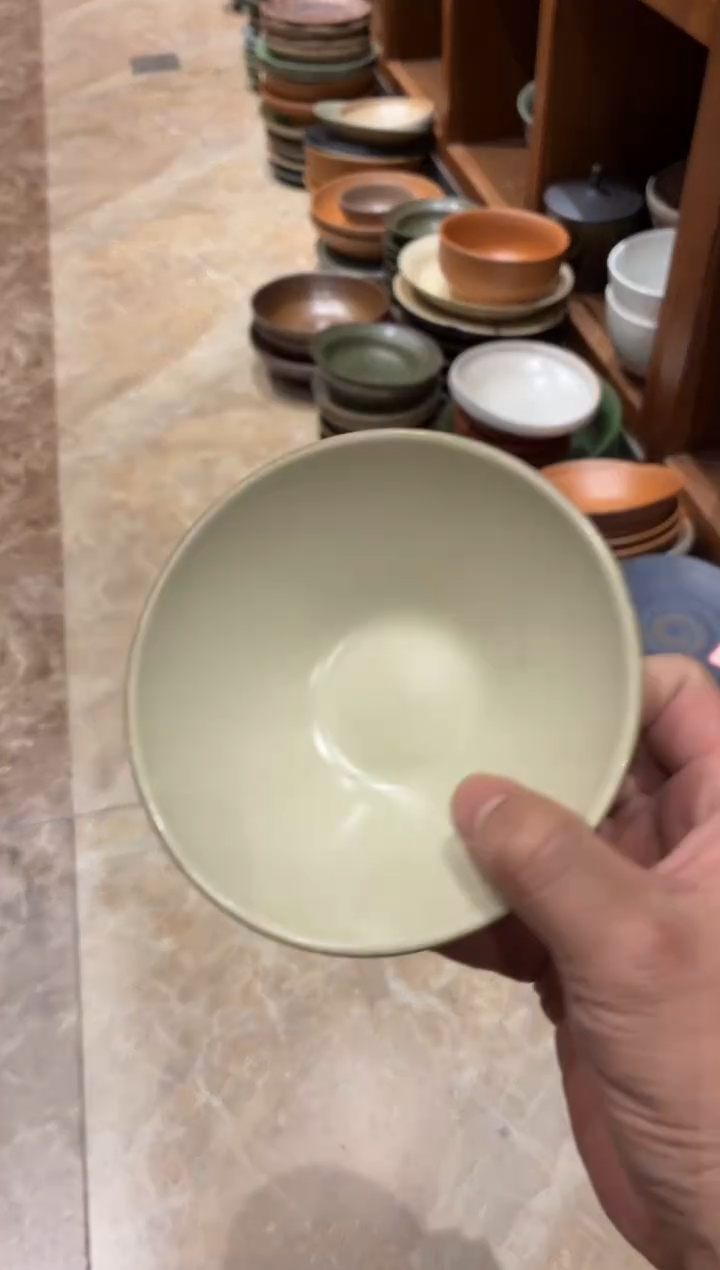 瓷片关*煮883微瑕外绿内黄斗笠小碗1个