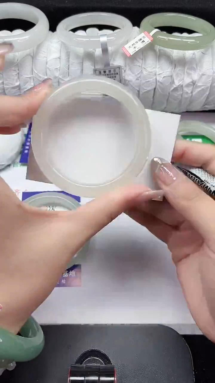 未镶嵌手镯石英质玉339-52/53