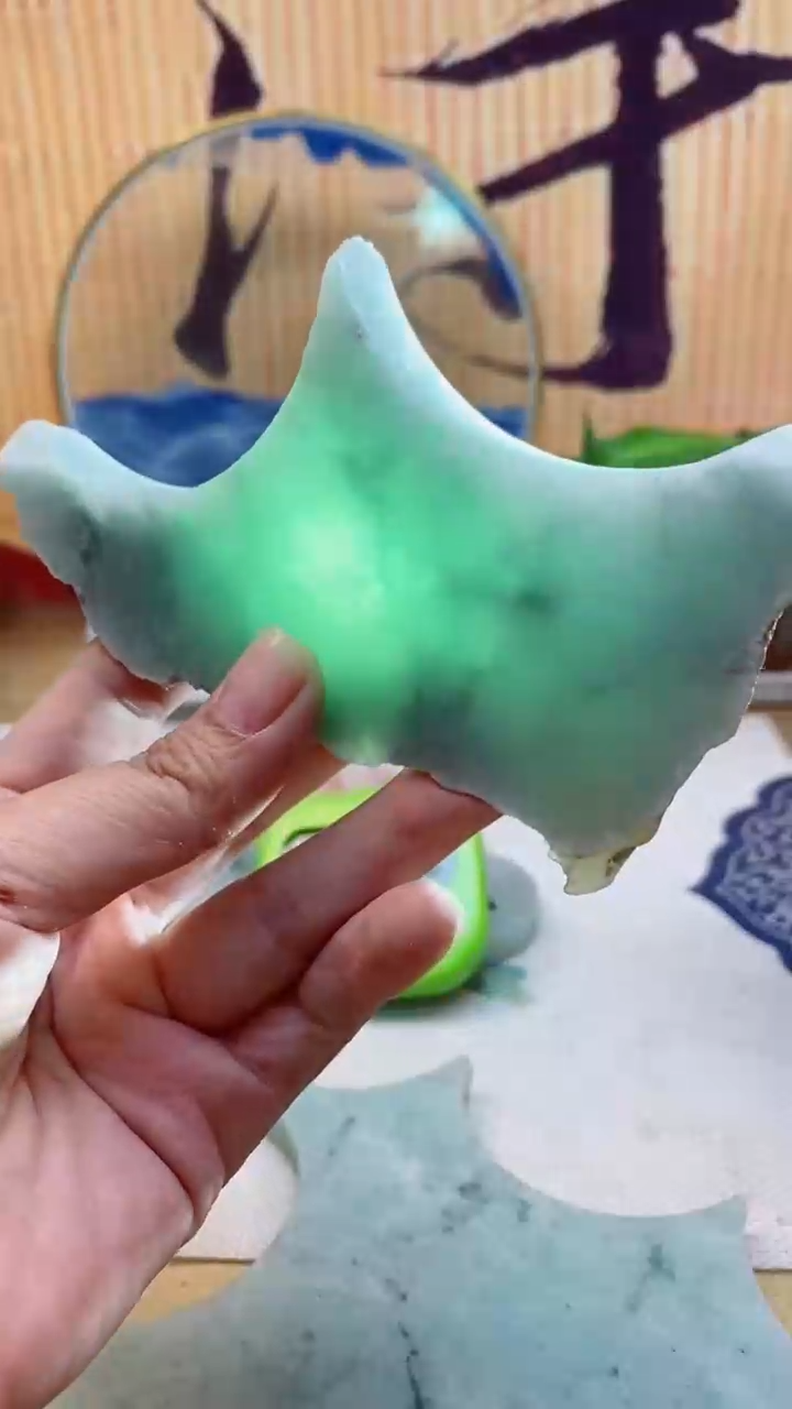 翡翠未镶嵌颈饰翡翠113