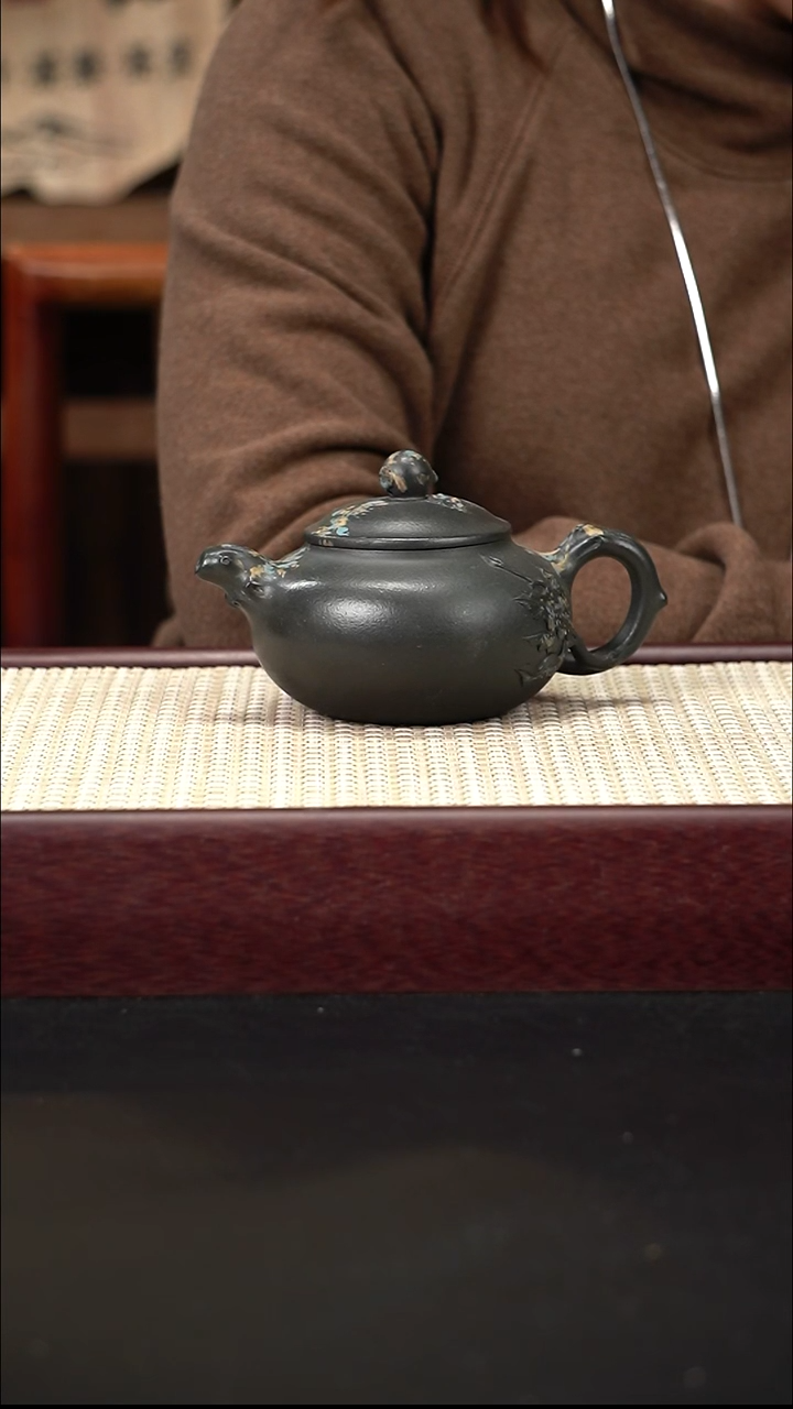 茶壶紫砂墨绿  泥绘 
