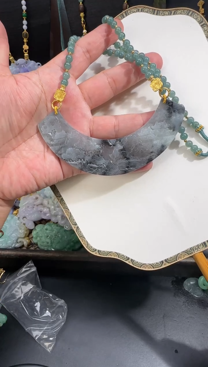 【闪购商品】翡翠未镶嵌颈饰牌子