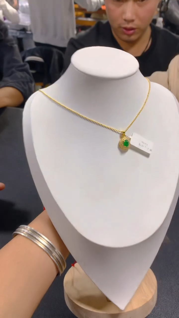 【闪购商品】翡翠吊坠(赠链)未镶嵌0783124018多样性发一