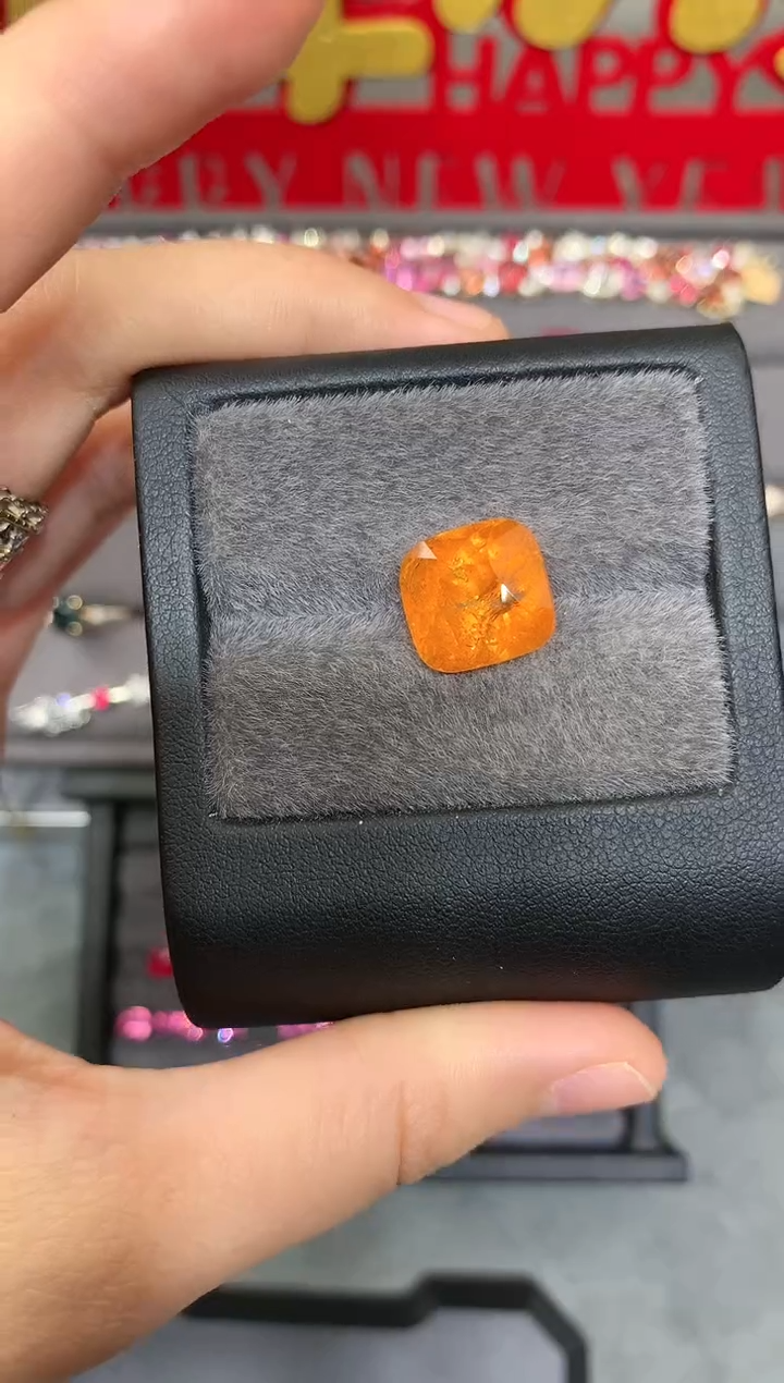 【闪购商品】定制石榴石裸石未镶嵌枕型 芬达石 13.87ct