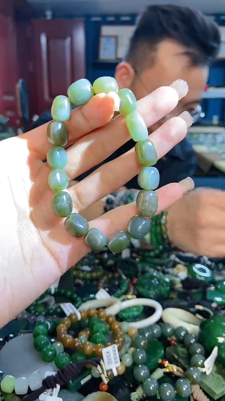 未镶嵌和田玉挂件1