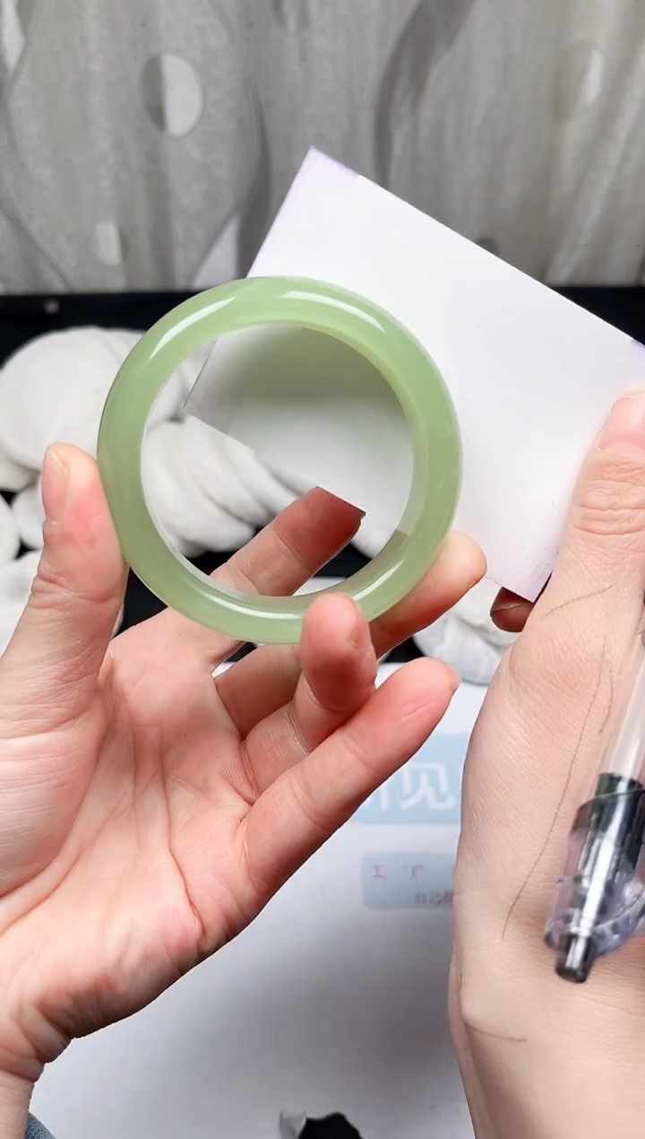 【闪购商品】石英质玉手镯未镶嵌A102-57