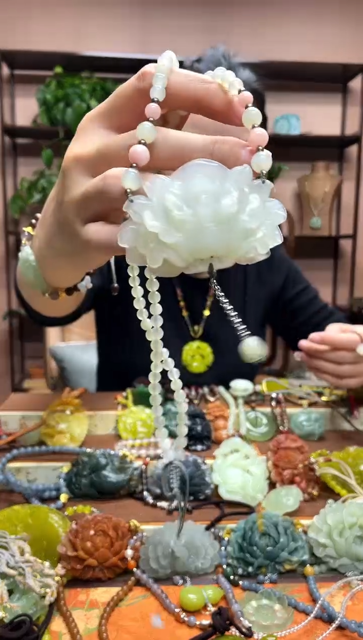 未镶嵌岫玉吊坠·