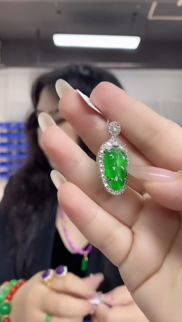 【闪购商品】翡翠未镶嵌吊坠(不含链)多样性发其一颜色微差