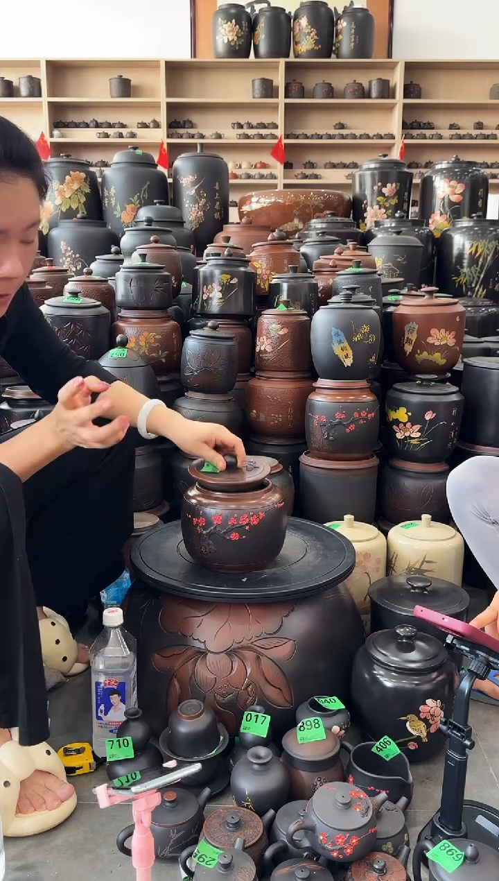 罐瑕疵茶叶罐  苹果红梅   108
