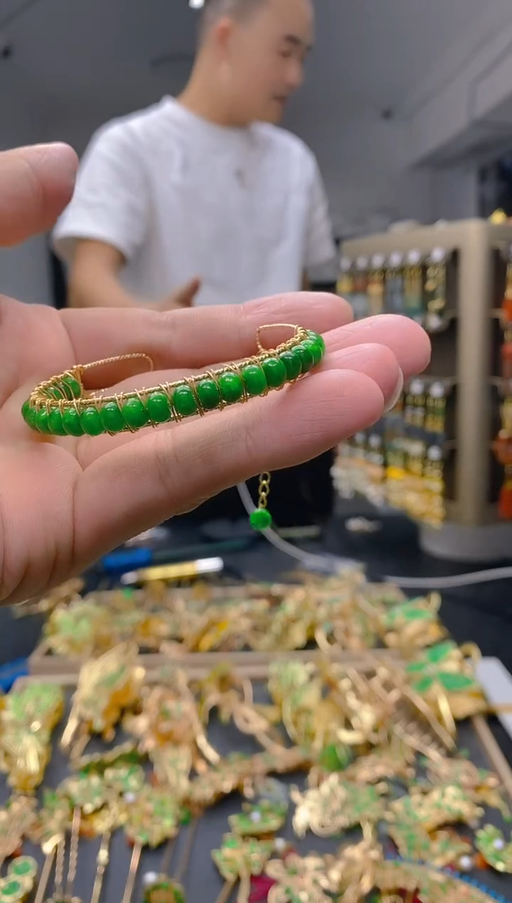 【闪购商品】翡翠耳饰合金46翡翠手镯