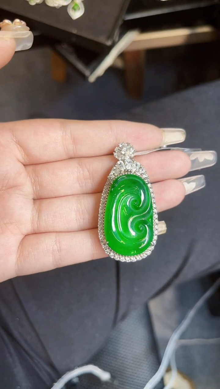 翡翠银S925镶嵌颈饰如意吊坠