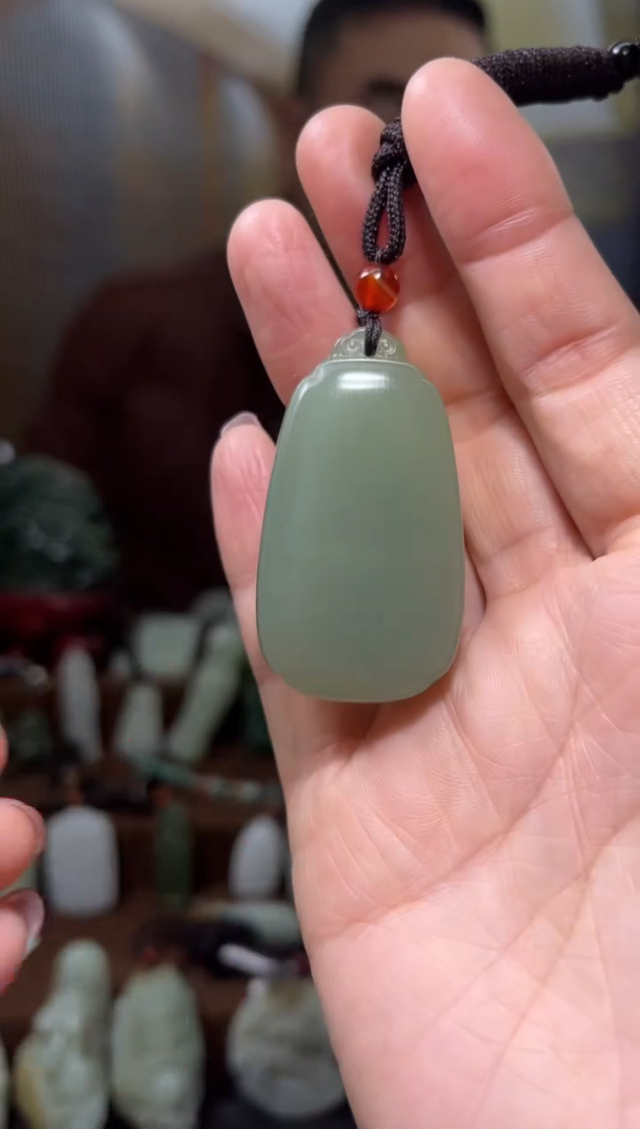 颈饰未镶嵌和田玉·