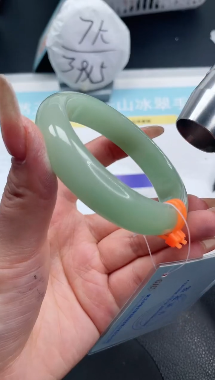 【闪购商品】石英质玉手镯未镶嵌21S306-56