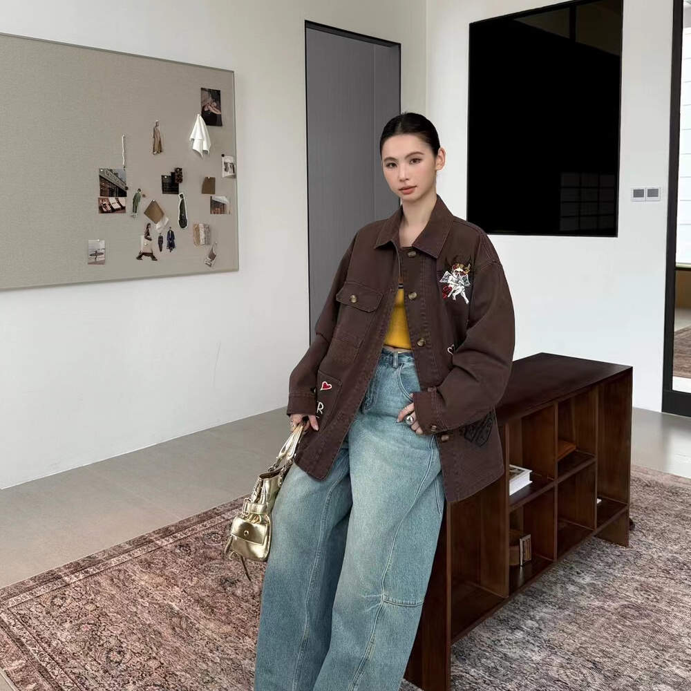 62900嘻哈风秋季长袖女单排扣短外套百搭上衣短款