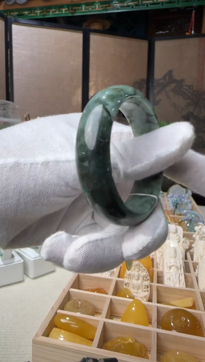 翡翠未镶嵌颈饰手  镯51