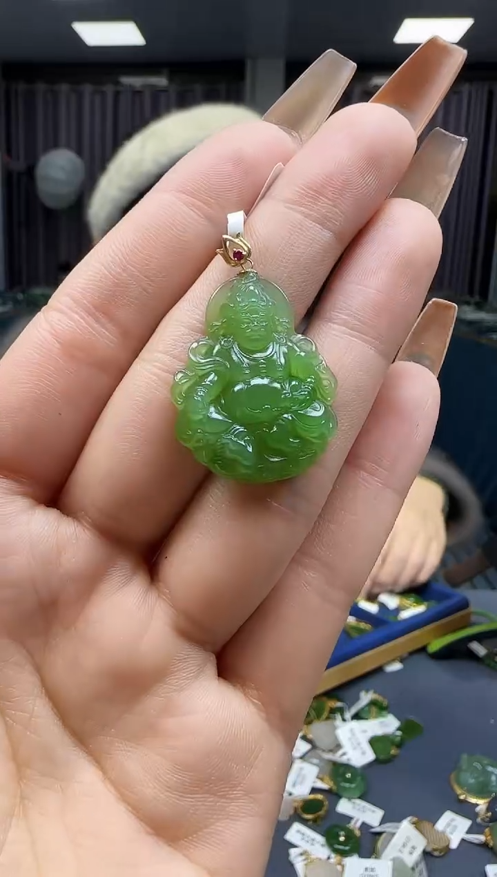 【闪购商品】和田玉挂件18K金镶嵌1