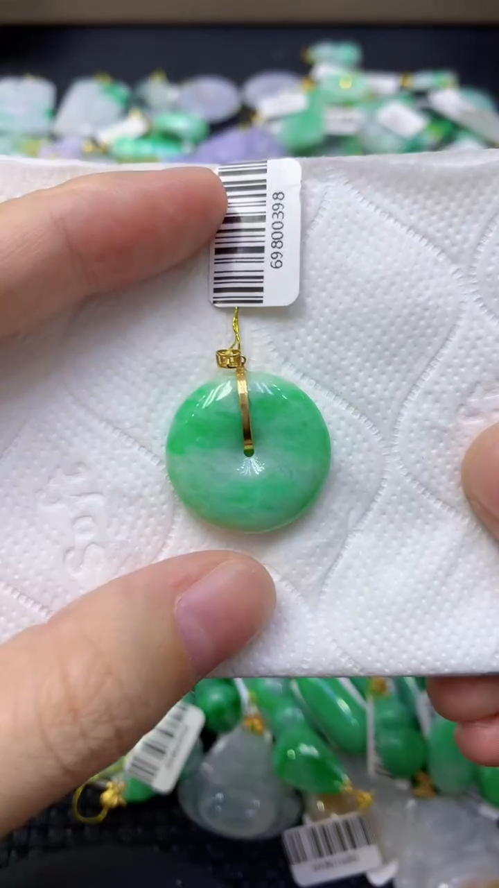 颈饰18K金镶嵌翡翠天然缅甸翡翠A货