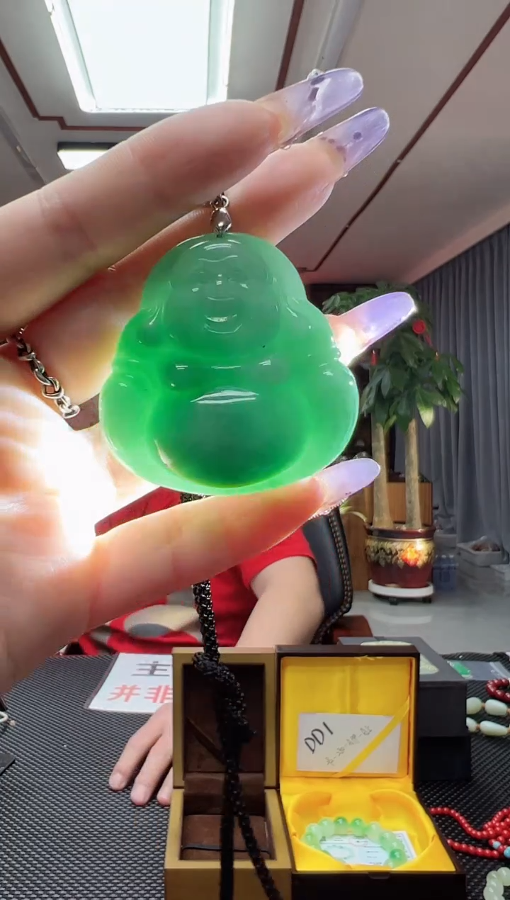 【闪购商品】翡翠挂件未镶嵌高品质满绿佛公