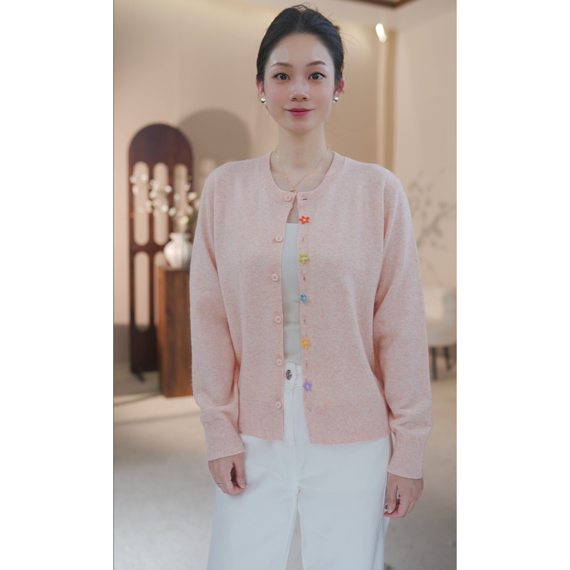 25秋冬羊毛彩扣圆领开衫 33008