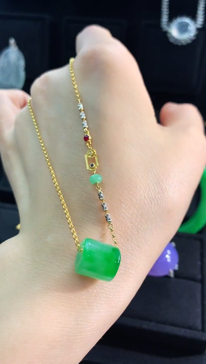 【闪购商品】翡翠吊坠(不含链)未镶嵌吊坠