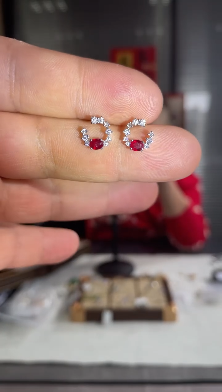 【闪购商品】红宝石耳饰9K金镶嵌20分左右鸽血红宝石