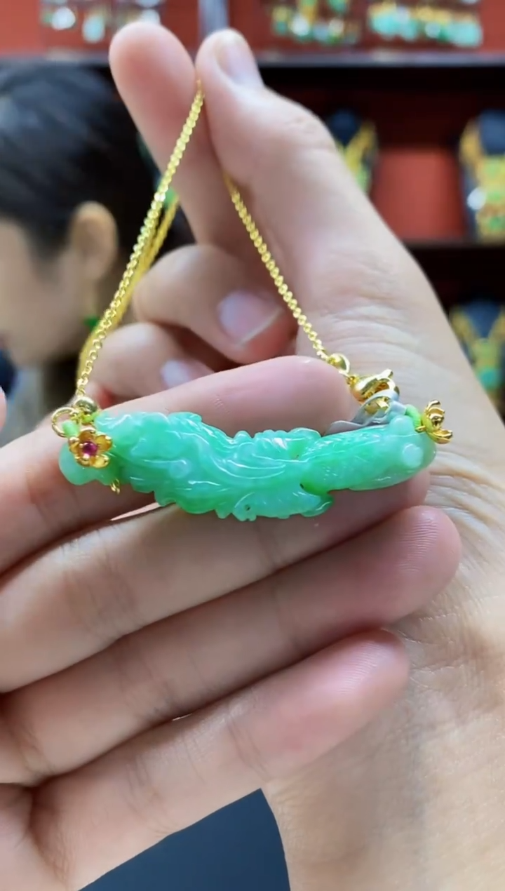 颈饰未镶嵌翡翠吊坠