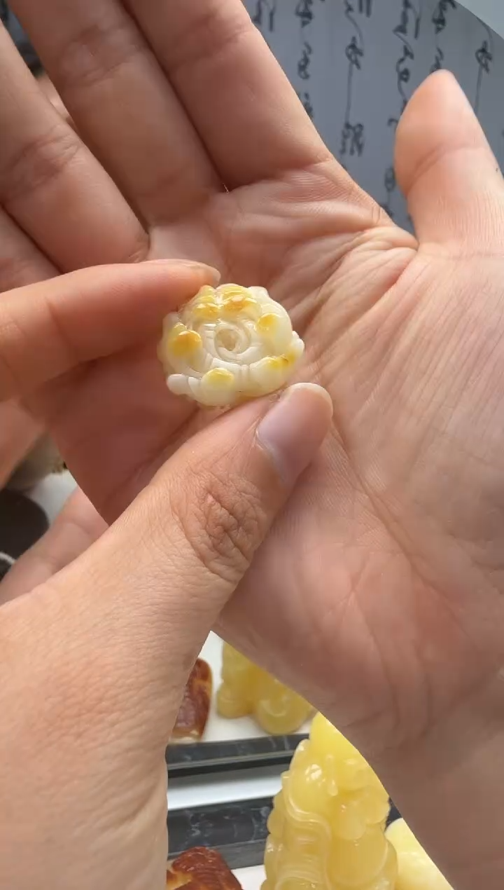 裸石琥珀未镶嵌如图