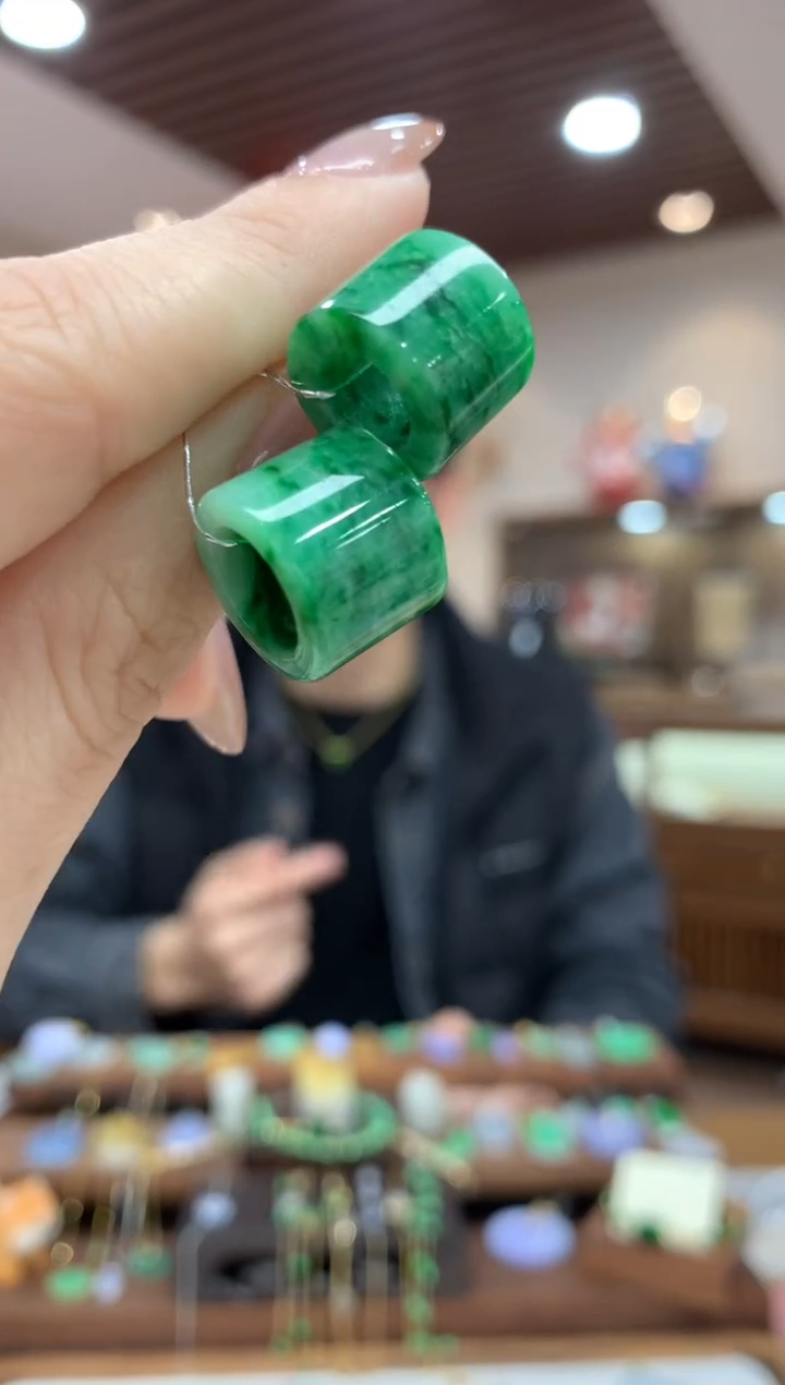 【闪购商品】翡翠吊坠(不含链)未镶嵌路路通多样性发货1件