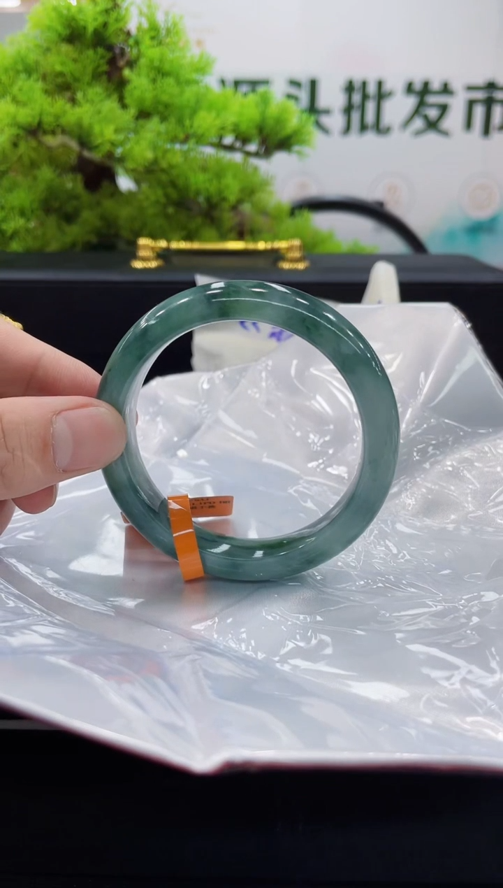 【闪购商品】翡翠手镯未镶嵌手镯