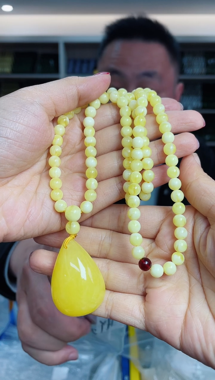 【闪购商品】蜜蜡裸石未镶嵌多样性发一件