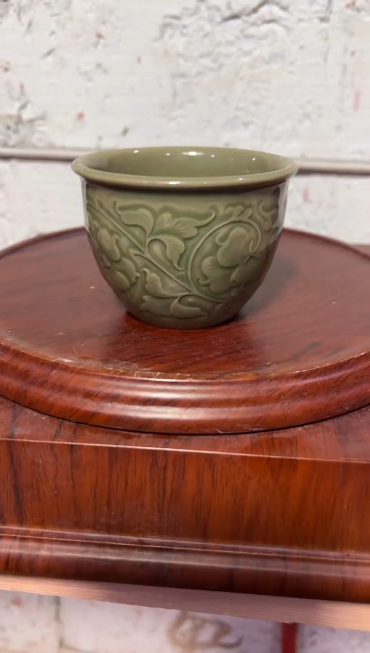 微瑕耀州窑牡丹杯