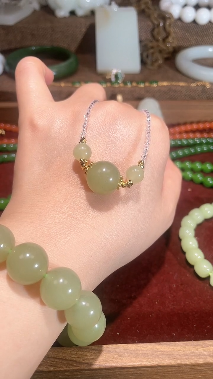 颈饰未镶嵌和田玉冰晴挂件