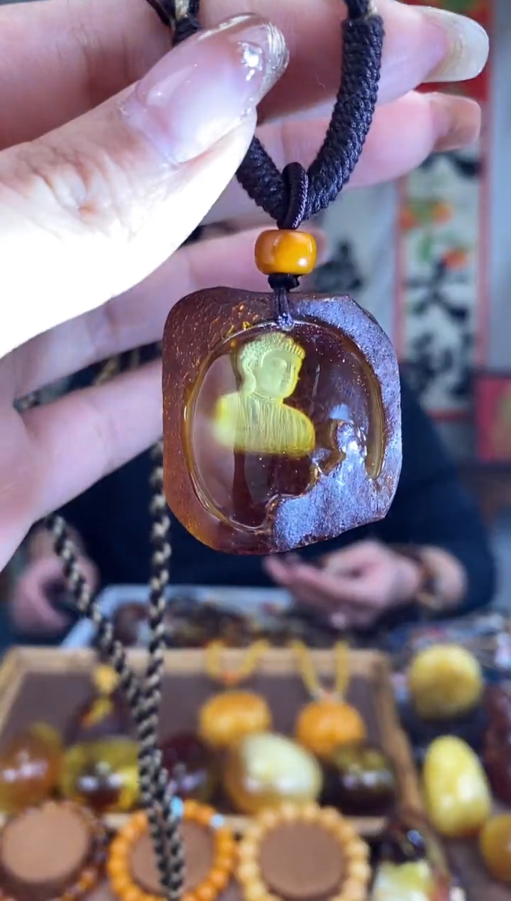 【闪购商品】琥珀裸石未镶嵌基地发货 一物一证 顺丰包邮