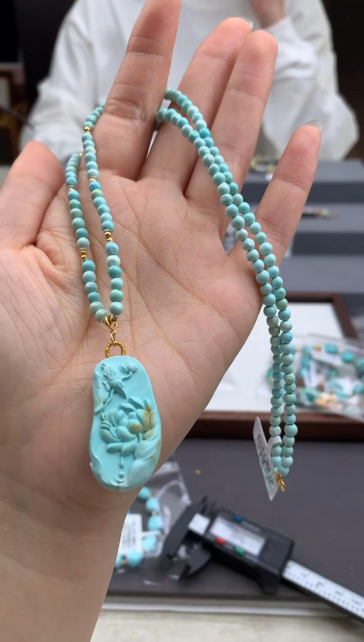 18K金镶嵌绿松石锁骨链茜.C174