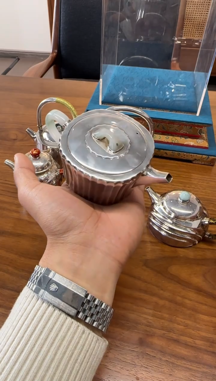 寸发标 手作菊瓣潘壶