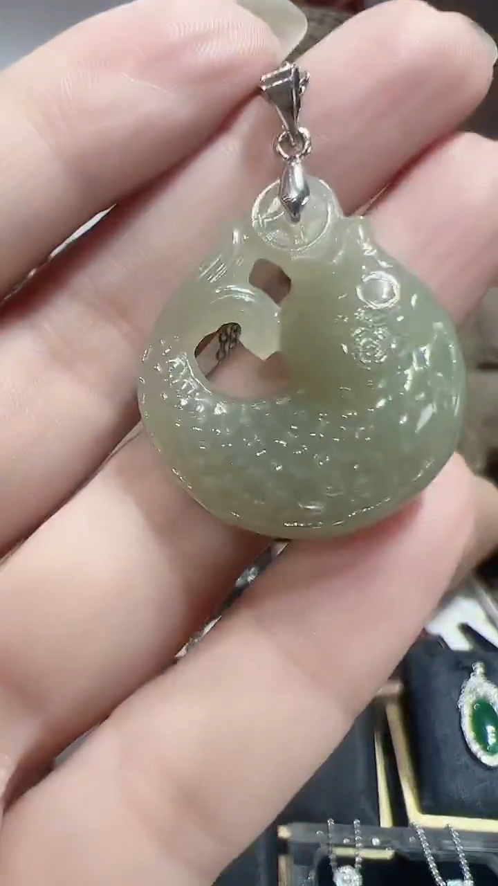 颈饰未镶嵌和田玉2025122066